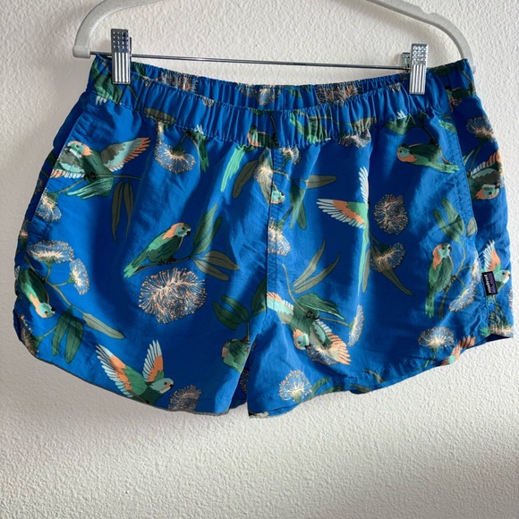 Patagonia Blue Parrot Print Women's Athletic Shorts L - Picture 4 of 5